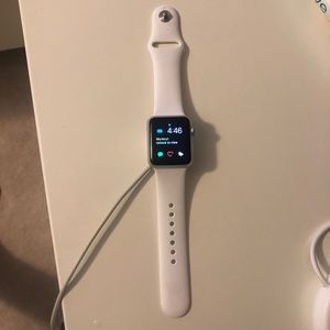 Apple Watch. 7000 series.